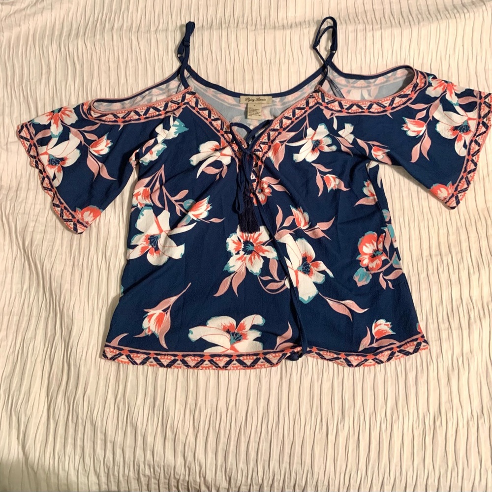 Flying Tomato Cold Shoulder Floral Top